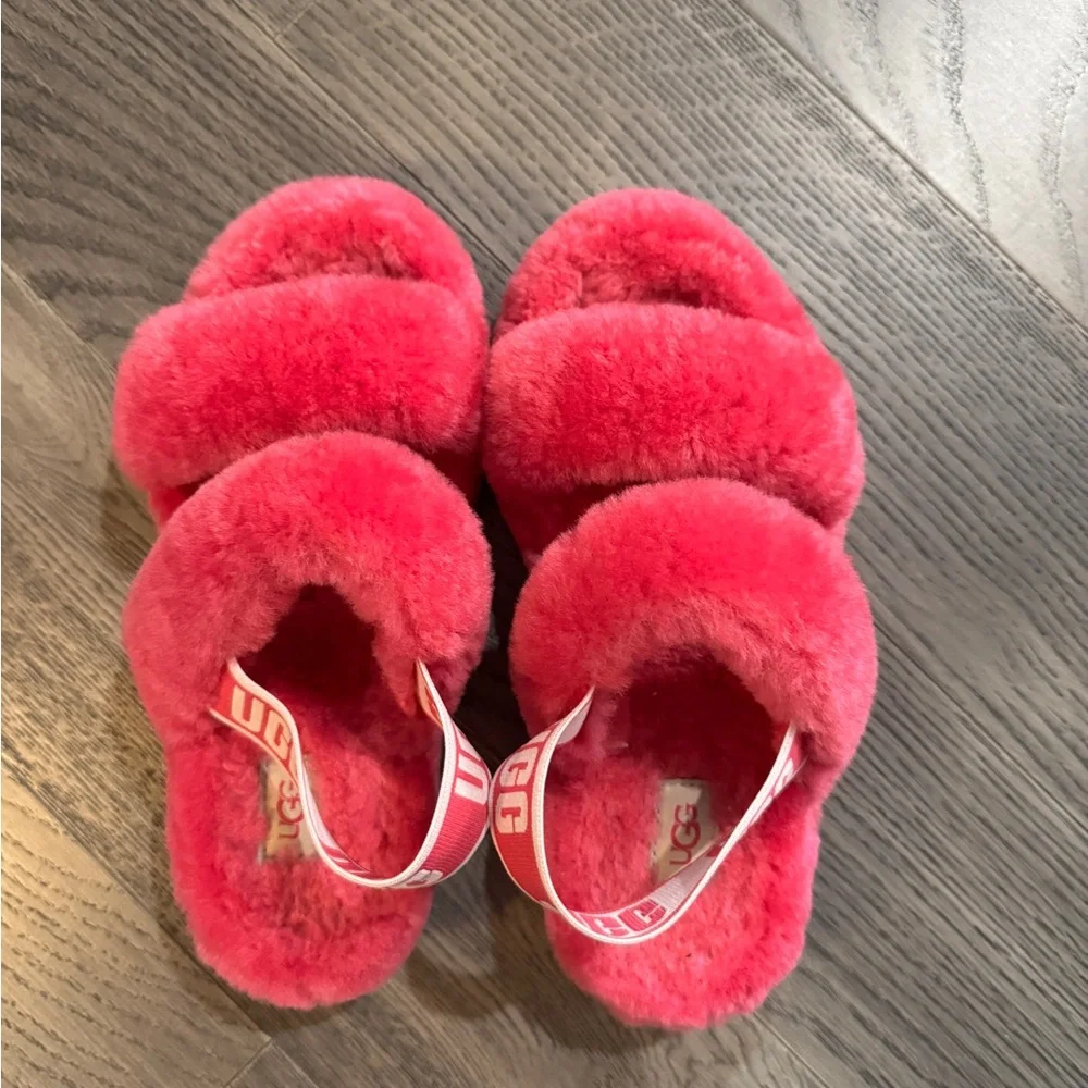 UGG Oh Yeah Pink Fluffy Sandals - Picture 2 of 4